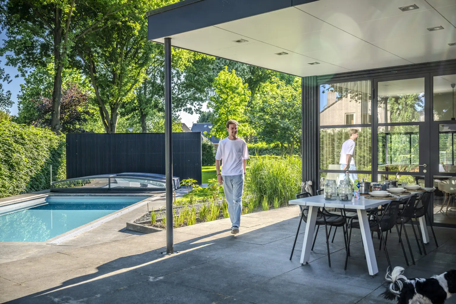 Zwembad overkapping Tuinproject met zwembad - Heesch