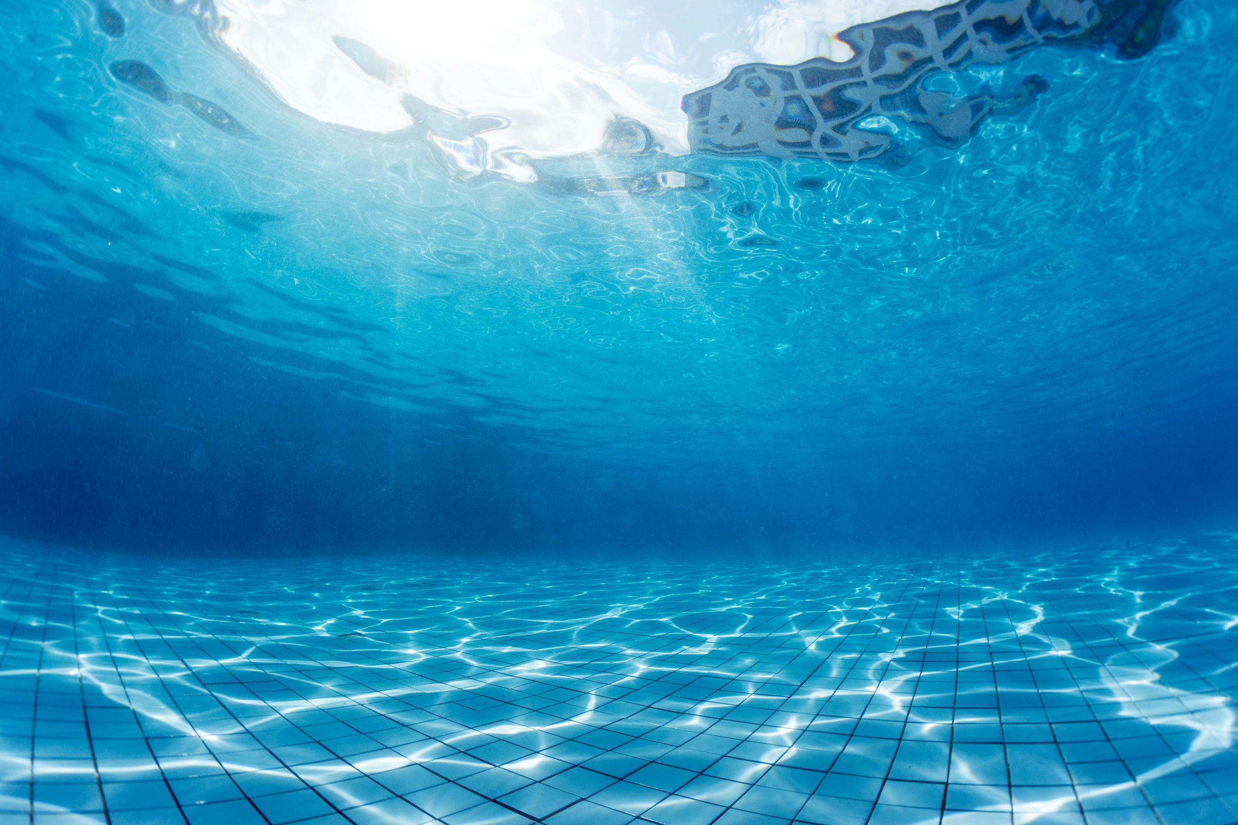 Zwembadonderhoud: grenzeloos én gezond zwemplezier met de tips en adviezen van Arjan Brok tuin- en zwembadinrichting