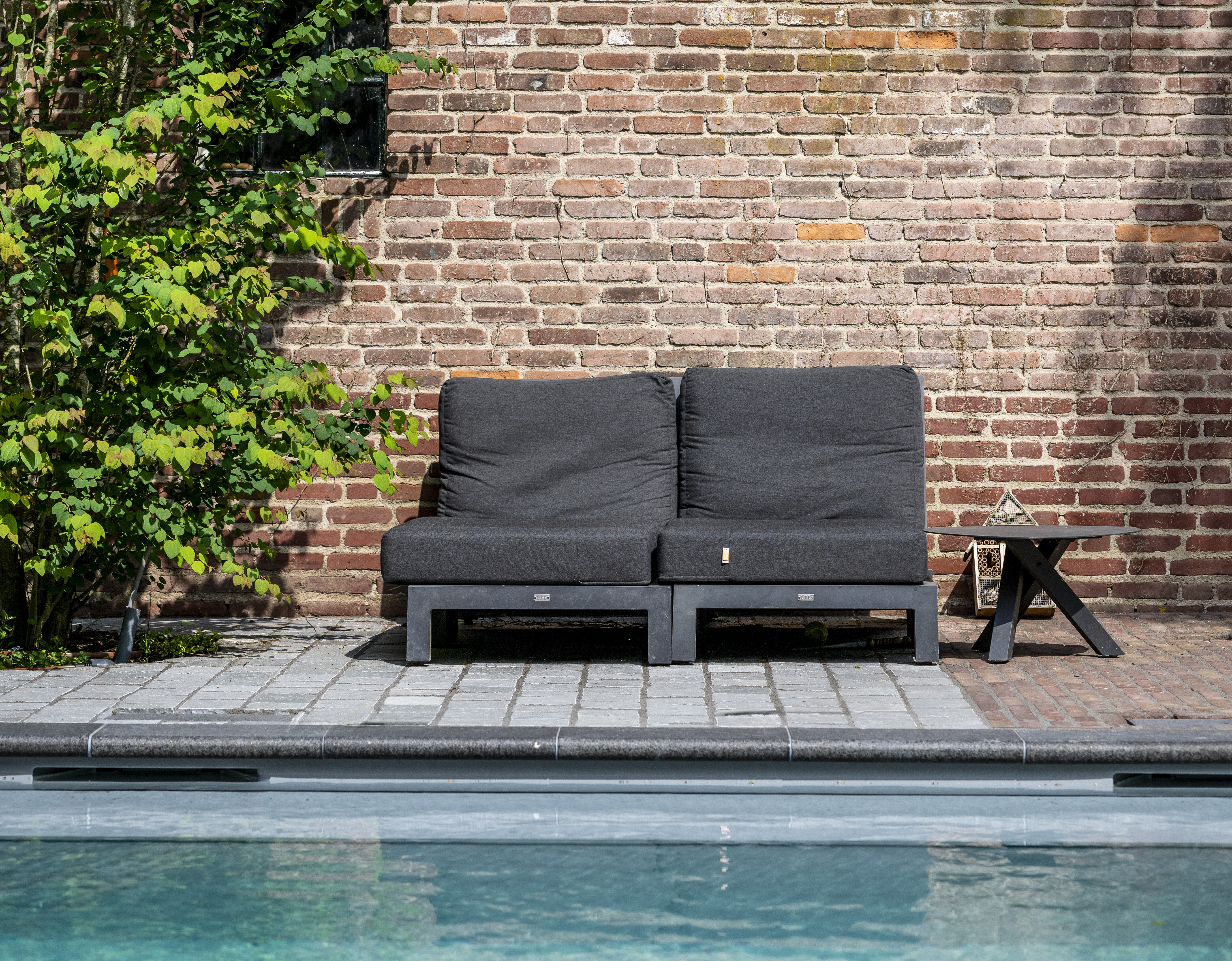 Zitje tuin ontwerp zwembad aanleg