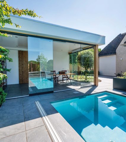 Tuinproject met zwembad en tuinhuis - Geffen